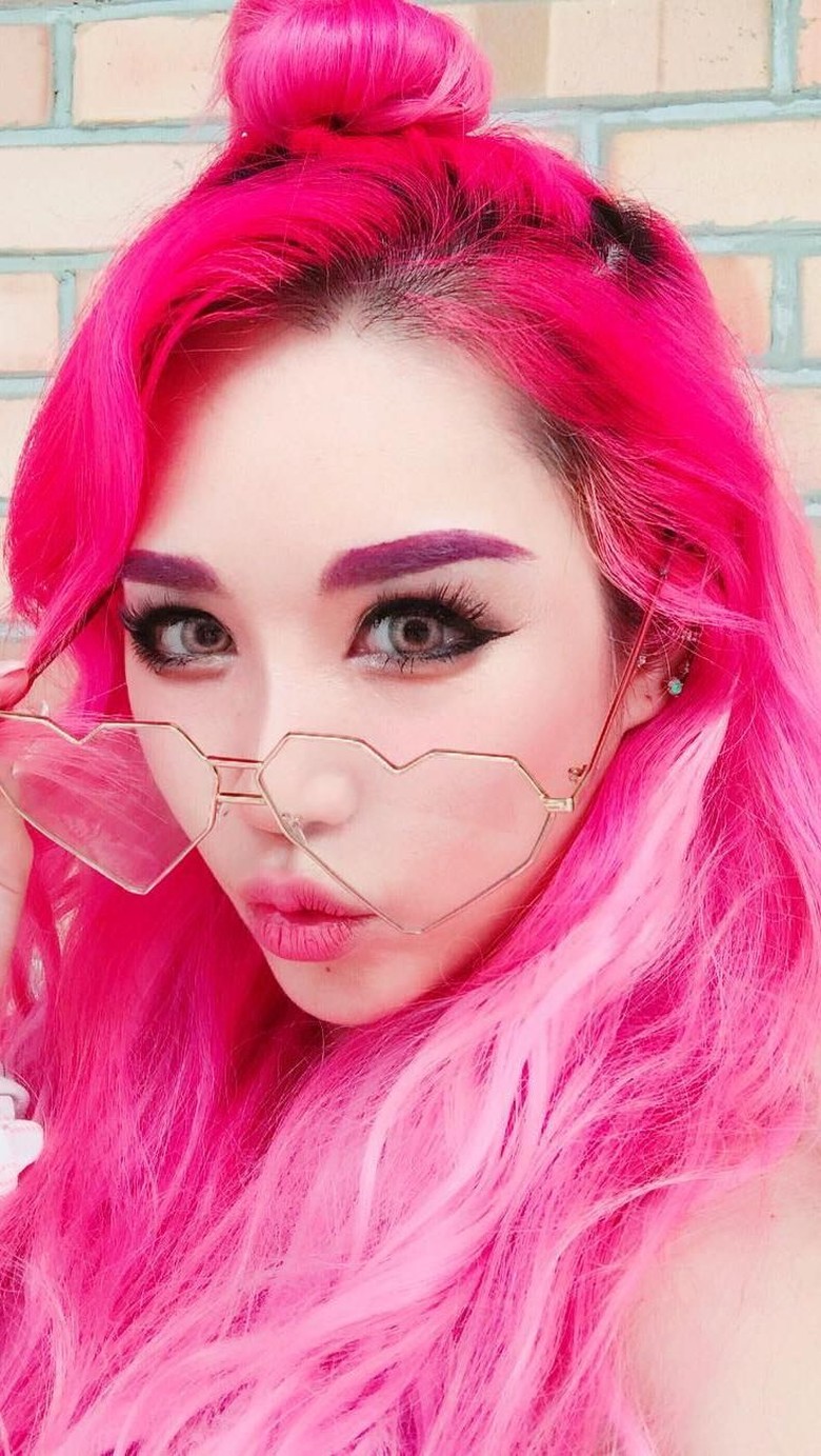 Wanita Ini Bikin Makeup Seram Tiru Wajah Istri Mantan PM Malaysia Wanita Ini Bikin Makeup Seram Tiru Wajah Istri Mantan PM Malaysia