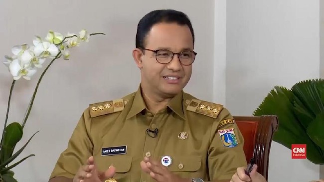 Anies menuturkan saat ini proses pembangunan hanya tinggal tahap finishing, misalnya saja penanaman tanaman rambat di skybridge.