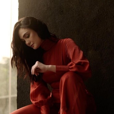 Demi Perankan Suzanna, Luna Maya Rela Makan Bunga Melati