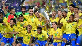 FOTO: Kalahkan Argentina, Brasil Seperti Juara Piala Dunia