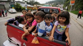 Trump Hentikan Program Pendidikan untuk Imigran Anak