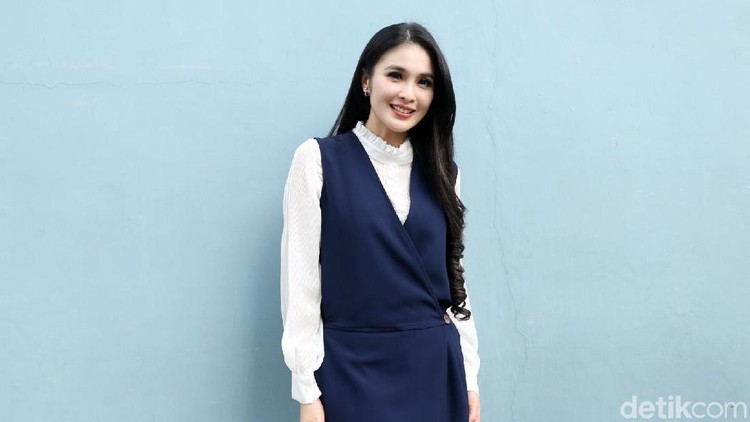 Rupanya tantangan memberikan MPASI pada anak juga dialami Sandra Dewi, Bun. Simak deh ceritanya.