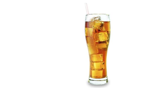 Segelas es teh manis atau es teh tawar memang bisa meredakan tenggorokan yang kering, namun hati-hati ada bahaya di balik segelas es teh. 
