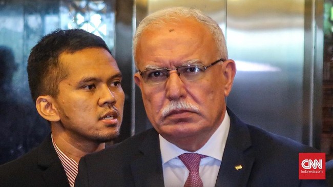 Menlu Palestina menuduh serangan Israel ke negaranya sebagai kejahatan perang dan mendesak tekanan internasional atas aksi itu.