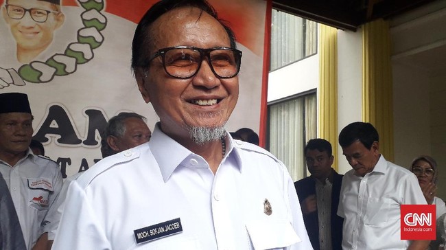 Kuasa hukum menjelaskan bahwa eks Kapolda Metro Jaya Sofjan Jacob tak bisa diperiksa karena sedang sakit gigi, mengidap diabetes dan gangguan jantung.