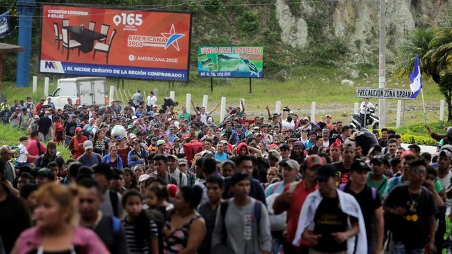Ribuan imigran Honduras tetap melakukan pawai menerobos perbatasan Amerika Serikat melalui Meksiko meski Presiden Donald Trump sudah merilis pernyataan keras.