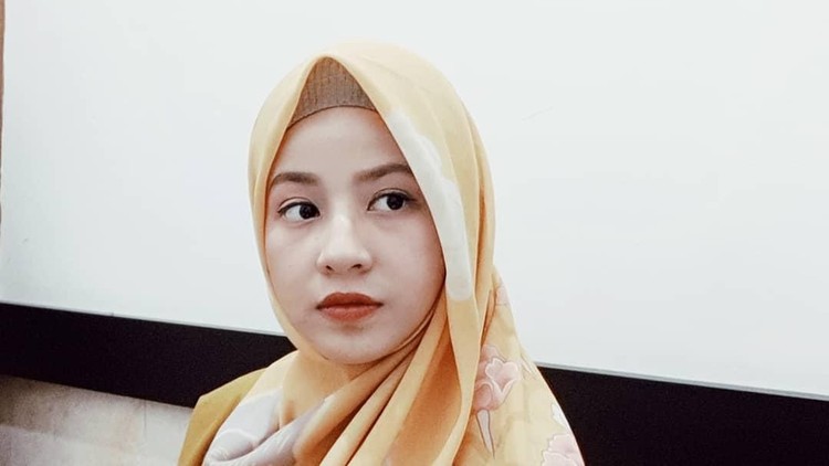 Natasha Rizki jadi galau nih, Bun, saat dua anaknya liburan ke Jepang hanya bersama ayahnya.