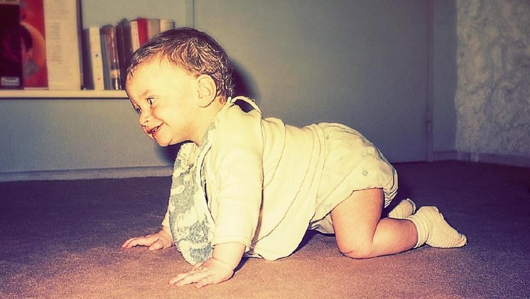 50 Nama Bayi Klasik-Vintage yang Indah dan Tak Termakan Zaman Benda berunsur klasik atau vintage biasanya bernilai tinggi. Begitu juga nama bayi. Ini dia referensi nama bayi klasik dan vintage yang tak termakan zaman.