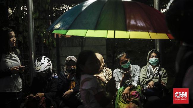 Musim hujan telah tiba, sederet penyakit mengintai kesehatan tubuh. Saat musim hujan, tubuh mudah terserang penyakit.