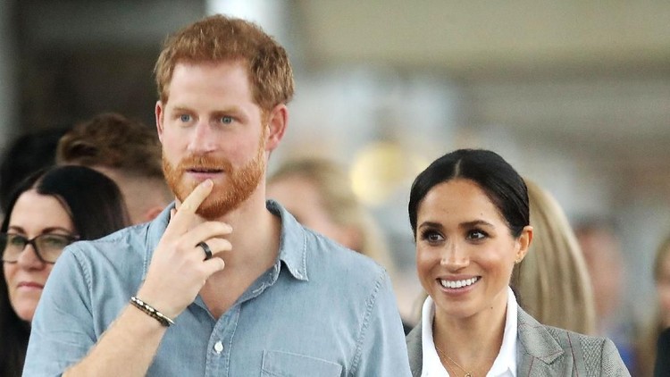 Pangeran Harry dan Meghan Markle sejak 31 Maret 2020, resmi melepas gelar kerajaan mereka. Keduanya sudah tak sabar jalani kehidupan yang baru, Bun.
