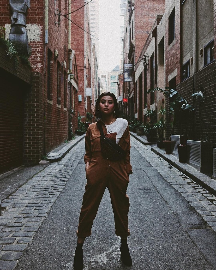Street style Dikabarkan vakum dari media sosial, yuk intip lagi lima gaya Awkarin yang kekinian banget.