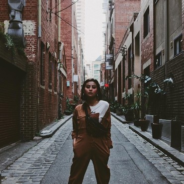 Awkarin Antarkan 3.000 Nasi Kotak untuk Mahasiswa yang Demo di DPR