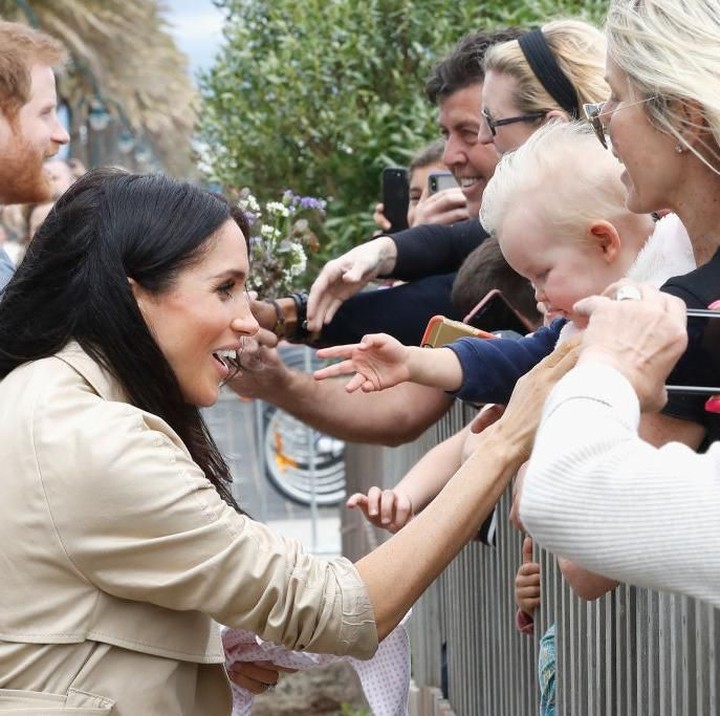 <p>Ketika Meghan Markle bertemu penggemarnya yang paling imut. So sweet!</p>