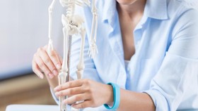 Hari Osteoporosis Sedunia: Gejala dan Penyebab Tulang Rapuh