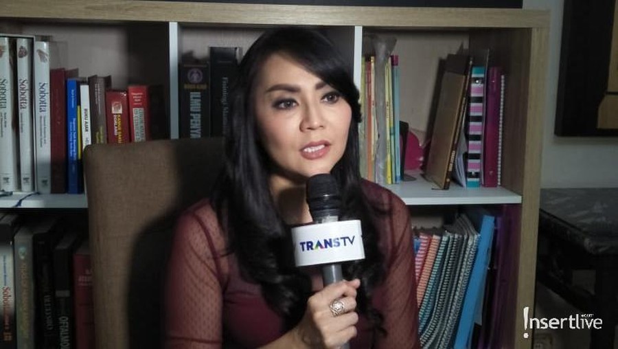 Tessa Kaunang melakukan perawatan organ intim dengan laser miss V untuk memuaskan pasangannya kelak.