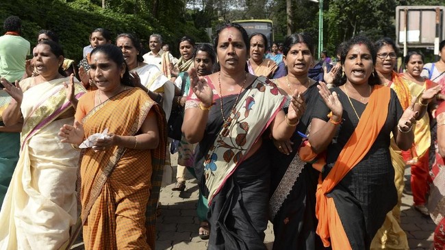 Dua lembaga himpunan umat Muslim menolak keputusan Mahkamah Agung India yang mengizinkan umat Hindu membangun kuil di lahan bekas masjid.