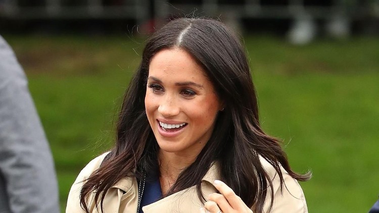Sebagai ibu hamil, Meghan Markle juga mengalami insomnia, Bun. Dia lantas melakukan yoga untuk mengatasinya.