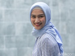 Melody eks JKT48 Tak Melulu Berpenampilan Mewah Saat Pergi
