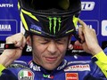 Rossi Tertawa Terima Trofi 'Pecundang Tahun Ini'