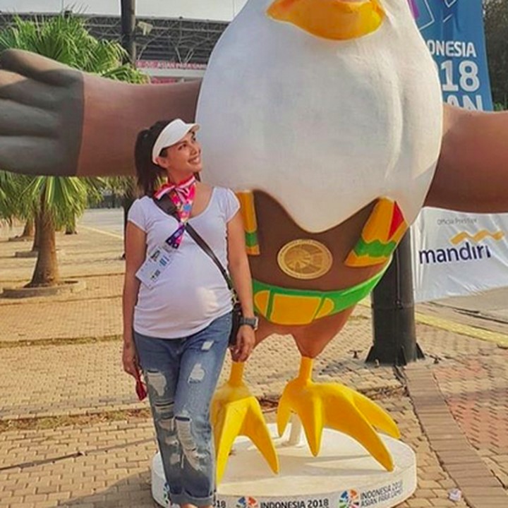 <p>Bumil Nadya habis nonton Asian Para Games nih. (Foto: Instagram @nadiamulya)<br /><br /></p>