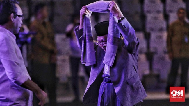 Cawapres Ma'ruf Amin kerap menggelar deklarasi dukungan dari para ulama saat subuh diawali salat berjamaah. Dinilai bentuk militansi dukungan ulama di pilpres.