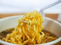 4 Risiko Jika Terlalu Sering Mengonsumsi Mi Instan