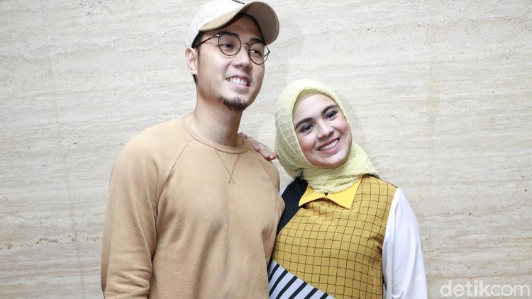 Sebagai seorang ibu serta anak tunggal, Nycta Gina bersyukur kini dikaruniaI dua buah hati yang saling melengkapi.]