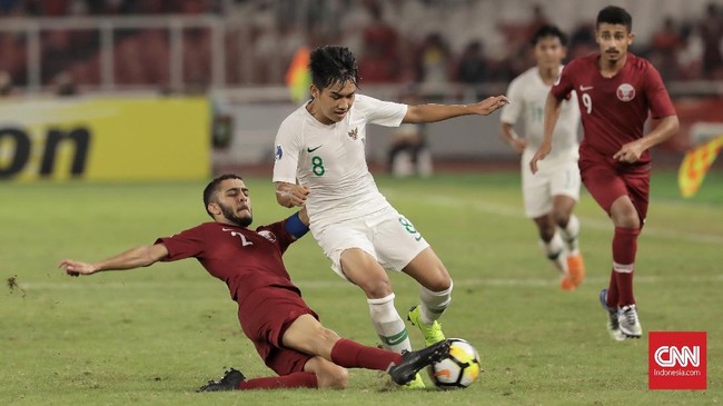 Pelatih Timnas Indonesia U-19 Indra Sjafri angkat topi untuk salah satu pemainnya, Witan Sulaeman, yang tampil gemilang selama Piala Asia U-19 2018.