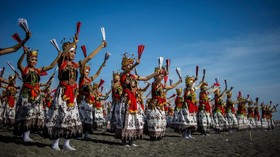 FOTO: Tarian Gandrung 1000 Jiwa