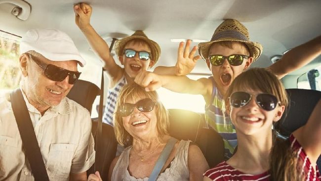 Beda usia, beda pula kebutuhan kalsium dan vitamin D hariannya. Berapa kebutuhan kalsium dan vitamin D buat usia 50 tahun ke atas?