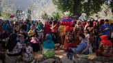 FOTO: Dukutan yang Menjaga Desa Tradisi Dukutan yang dilakukan di Jawa Tengah bermakna membersihkan aura negatif demi keberuntungan di masa depan.