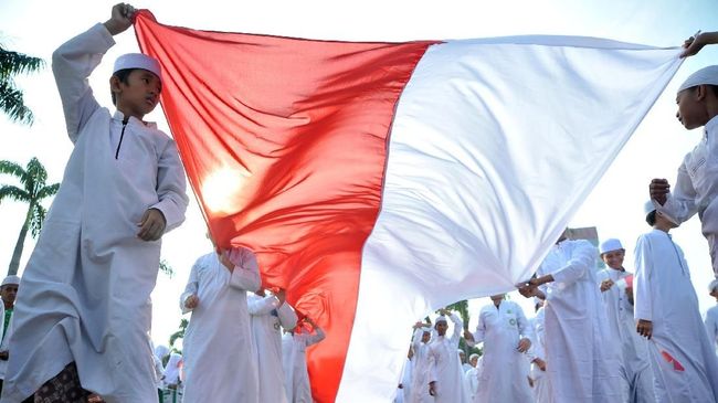 Berikut kumpulan contoh teks sambutan Hari Santri Nasional 2024 yang bisa digunakan saat membuka acara peringatan tersebut.