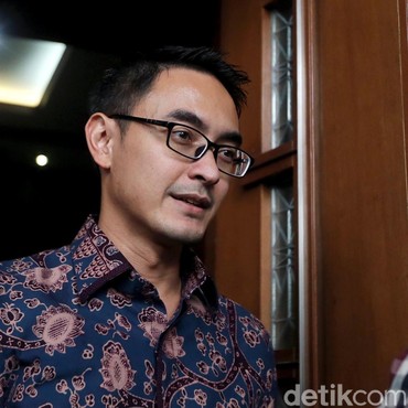 Masih Dipenjara, Zumi Zola Digugat Cerai Istri