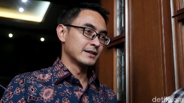 Masih Dipenjara, Zumi Zola Digugat Cerai Istri