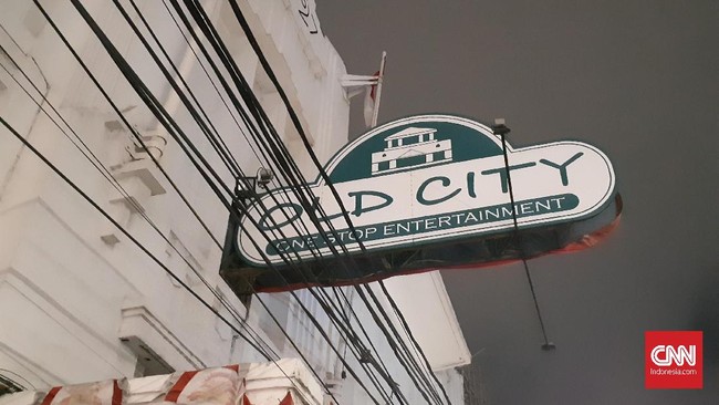 Kasatpol PP DKI Jakarta Arifin menyatakan penutupan Old City dilakukan karena terbukti ada penggunaan narkotika di dalam diskotek tersebut.