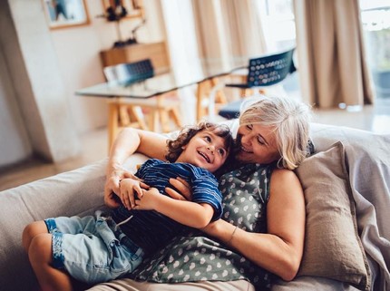 5 Tips dari Nenek yang Bikin Pengasuhan Anak Lebih Mudah