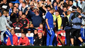 Memprovokasi Mourinho, Asisten Pelatih Chelsea Dihukum FA