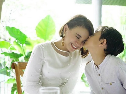 8 Bonding Seru Rossa dengan Anak Semata Wayangnya