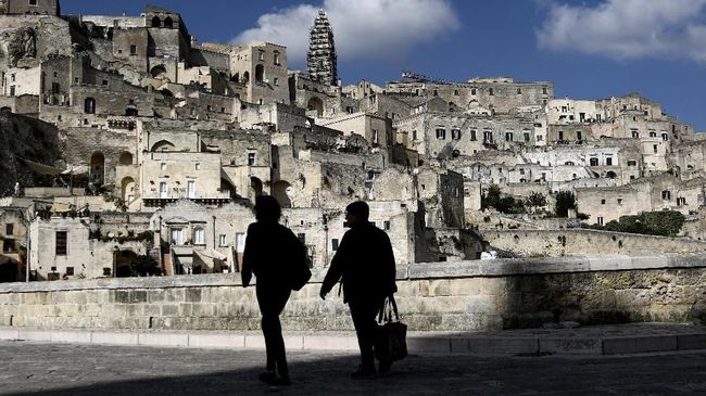 Overtourism kini sudah menjadi momok bagi destinasi wisata, baik yang sudah ataupun menuju kategori populer, di seluruh dunia.