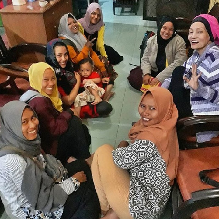 <p>Di rumah, Titi adalah sosok ibu dan nenek yang menyayangi anak, keponakan, dan cucunya. (Foto: Istagram @indraqadarsih)</p>