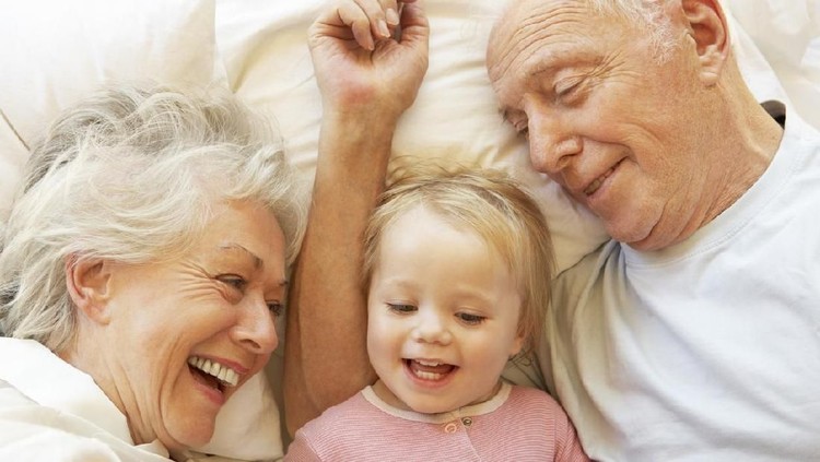 Belajar menerima kenyataan Beberapa tips dari nenek bisa saja bikin pengasuhan anak lebih mudah lho, Bun. Lima tips ini contohnya.