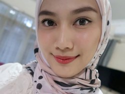 Jadi Hijaber, Melody Eks JKT48 Ceritakan Kesulitannya