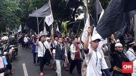 Pro Kontra Pembakaran Bendera Berkalimat Tauhid