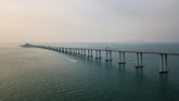 FOTO: Jembatan Laut Hong Kong-Makau Jembatan laut terpanjang di dunia yang menghubungkan Hong Kong, Zhuhai, dan Makau ke daratan China telah dibuka secara resmi pada 23 Oktober 2018.