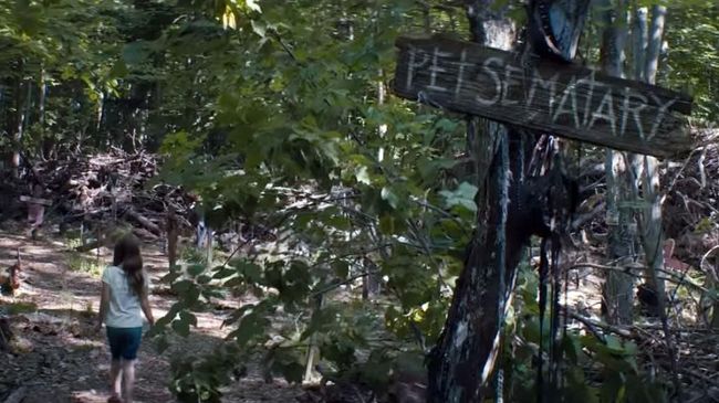 Film 'Pet Sematary' yang merupakan adaptasi novel karya Stephen King merilis cuplikan kedua yang menegangkan, sekaligus memberi sedikit gambaran jalan cerita.