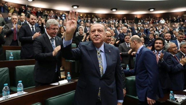 Partai pimpinan Presiden Turki Recep Tayyip Erdogan, Partai Keadilan dan Kesejahteraan (AKP), kalah suara dalam pemilihan umum daerah di Ankara dan Istanbul.