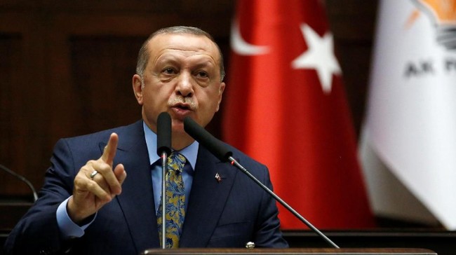 Presiden Recep Tayyip Erdogan memastikan Turki akan menerima sistem pertahanan rudal S-400 dari Rusia dalam waktu sepuluh hari, mengabaikan ancaman sanksi AS.