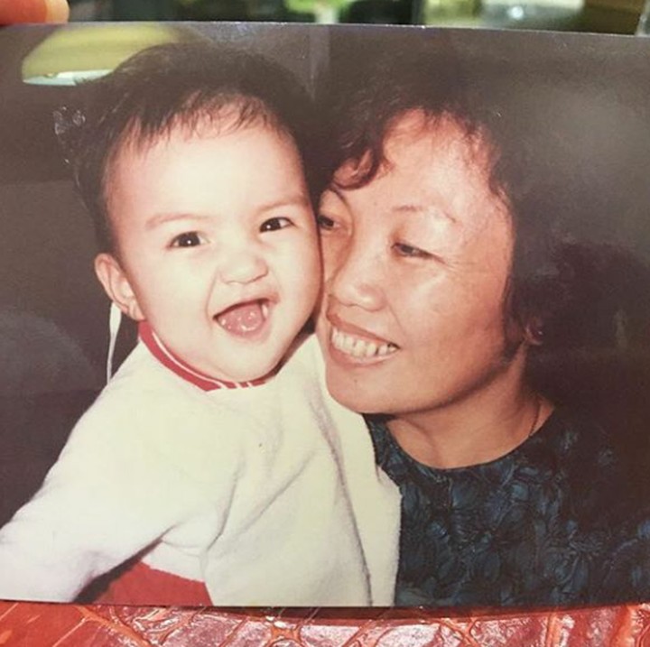 <p>Raline Shah foto bareng neneknya nih, Bun. Ya ampun, gemes banget kan lihat foto ini? (Foto: Instagam @ralineshah)<br /><br /></p>