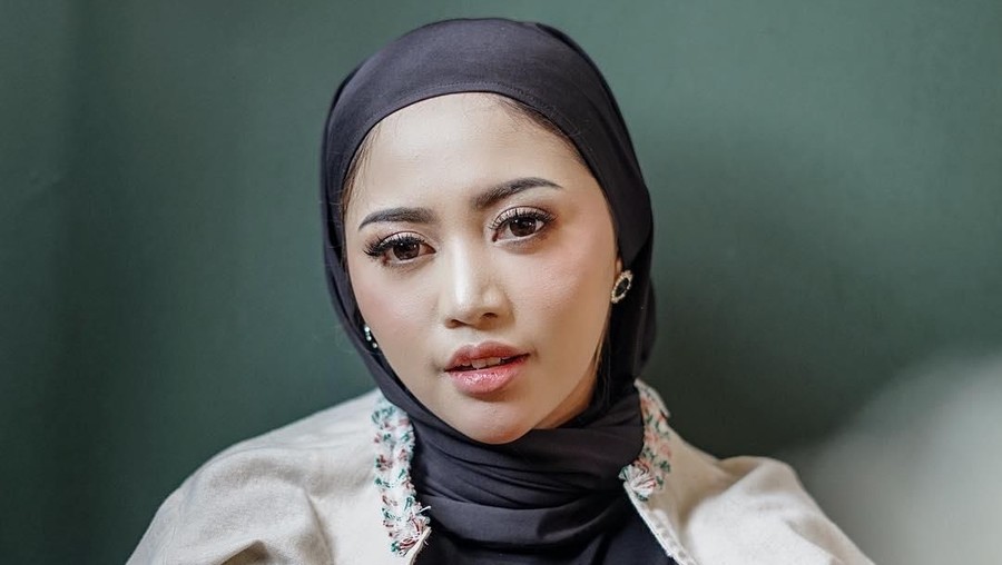 Beda Dengan Franda, Rachel Vennya Izinkan Netizen Pakai Nama Anaknya Rachel Vennya izinkan netizen yang akan memakan nama anaknya sebagai nama anak mereka.