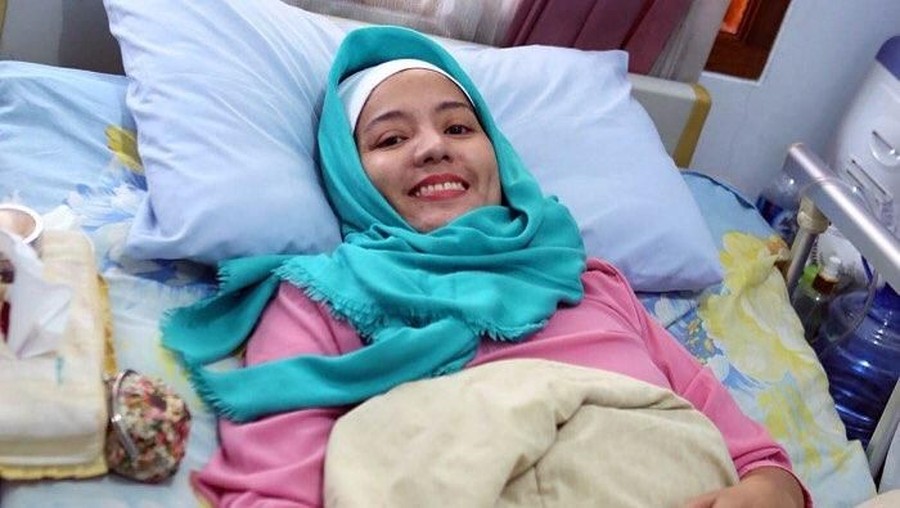 Berikut daftar lima artis yang berjuang melawan kanker hingga akhir hayat.